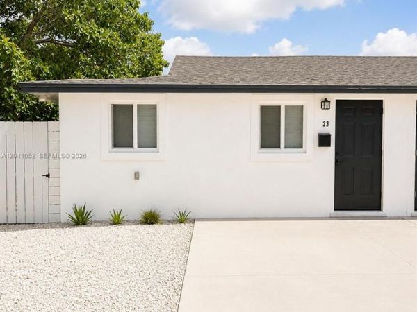 23 NW 76th St, Miami, FL 33150