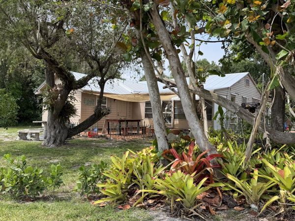 2509 N Old Dixie Highway, St. Lucie Village, FL 34946