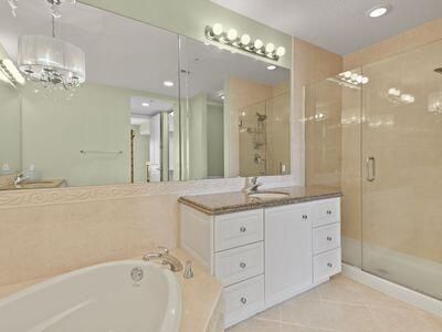 4 Harbour Isle Drive E, Unit 106, Fort Pierce, FL 34949 Photo