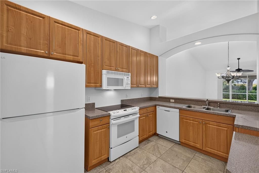 6156 Mandalay Cir, Unit 12, Naples, FL 34112 Photo