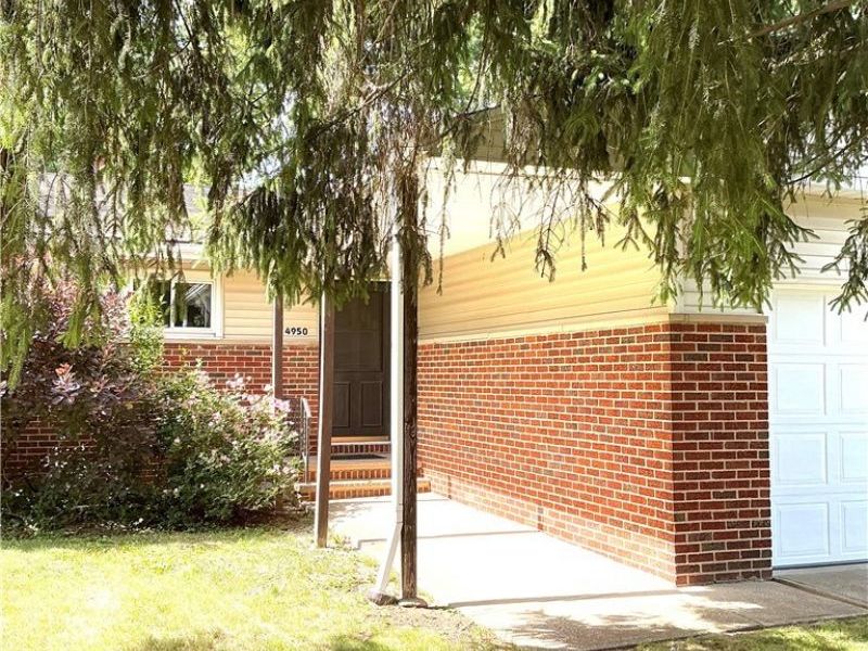 4950 N Sedgewick, Lyndhurst, OH 44124 Photo 2