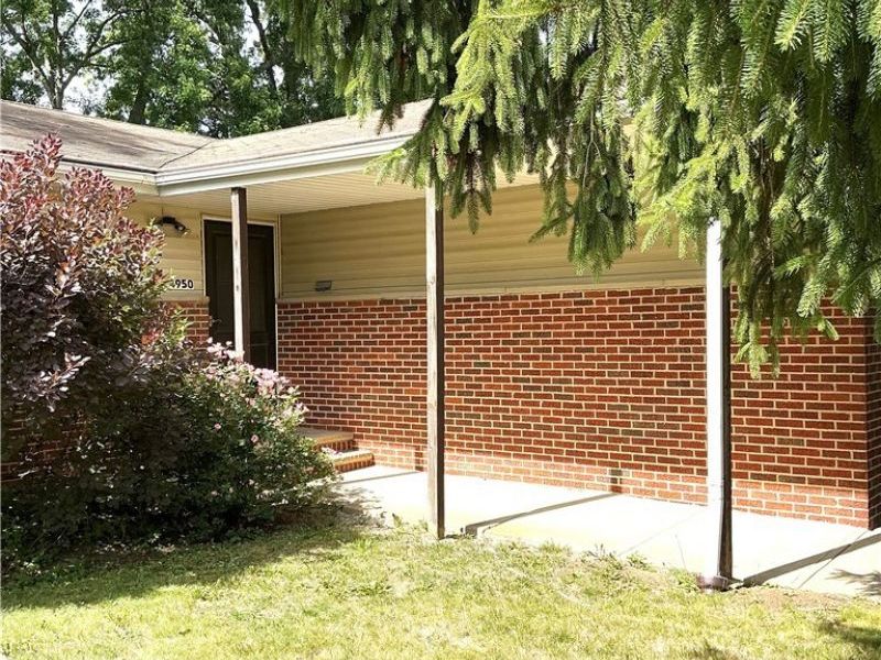 4950 N Sedgewick, Lyndhurst, OH 44124 Photo 3