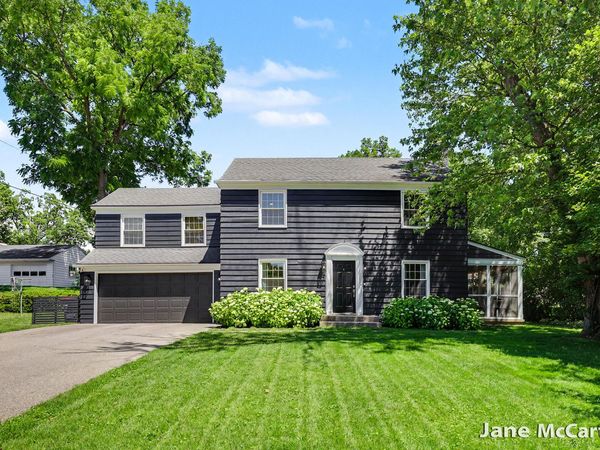 344 Baltimore Drive NE, Grand Rapids, MI 49503