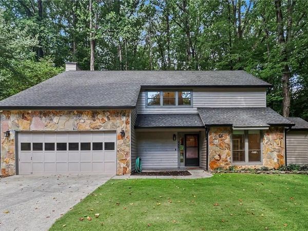 445 Taberwood Way, Roswell, GA 30076