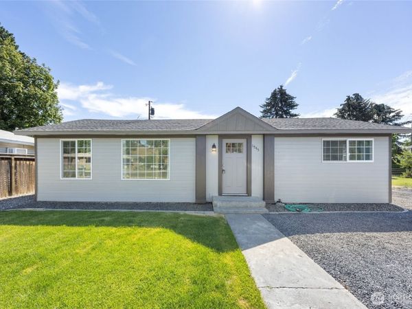 1545 Mary Street , Moses Lake, WA 98837