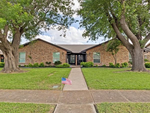 412 Tiffany Trail , Richardson, TX 75081