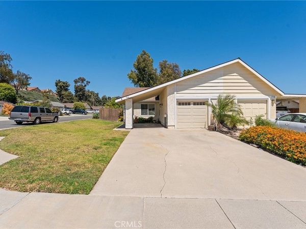 784 Hillcrest Drive, Camarillo, CA 93012