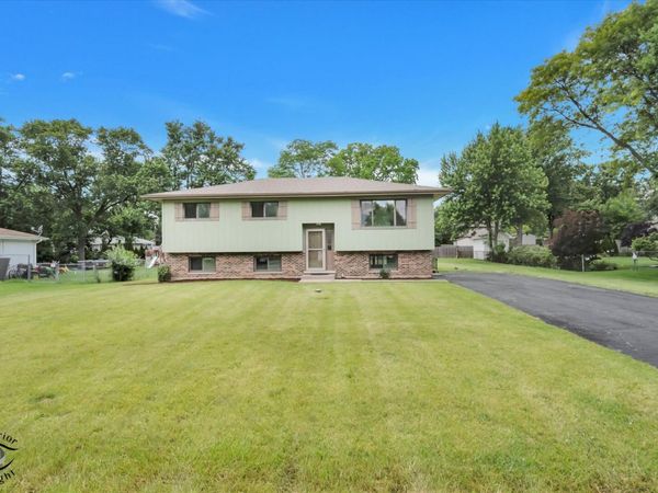 2n314 Euclid Avenue, Glen Ellyn, IL 60137