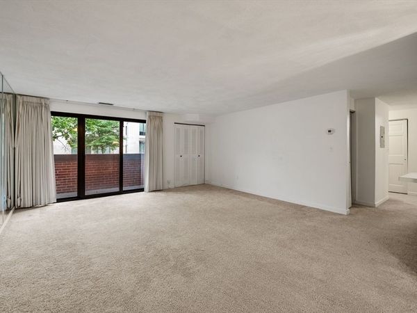 1600 Massachusetts Avenue, Unit 205, Cambridge, MA 02138