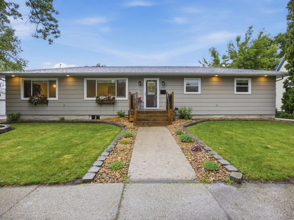 455 16th Avenue S, Fargo, ND 58103