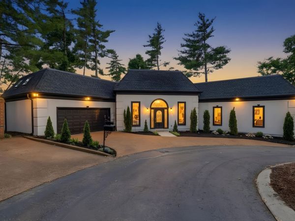 105 Burlington Ct, Nashville, TN 37215