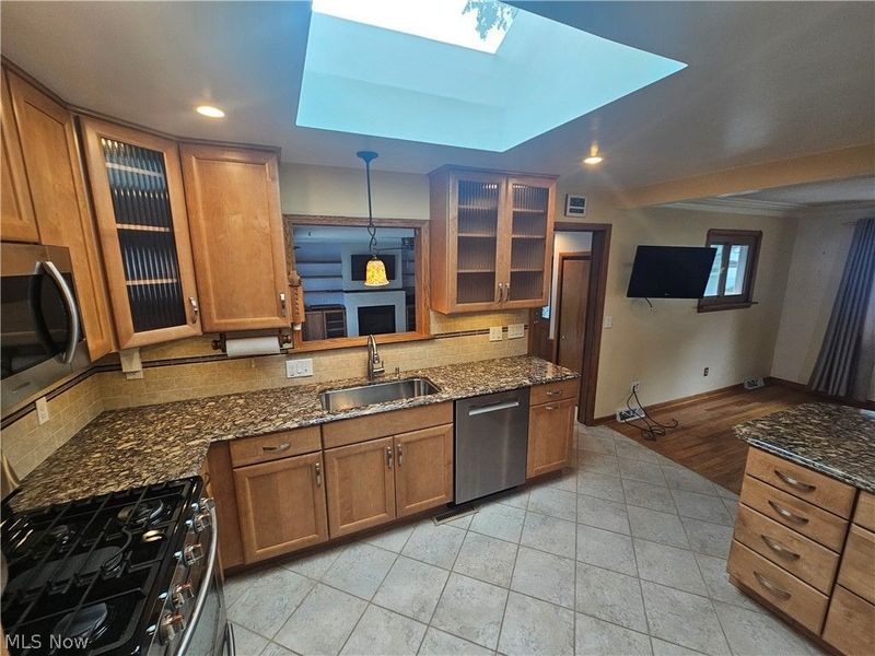 242 Sunset Road, Avon Lake, OH 44012 Photo 10