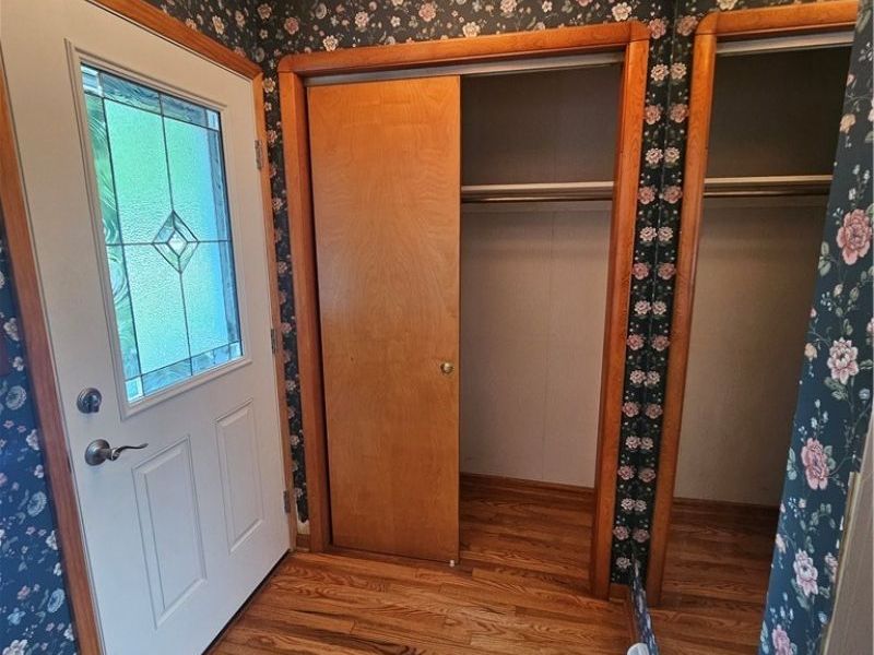 242 Sunset Road, Avon Lake, OH 44012 Photo 2