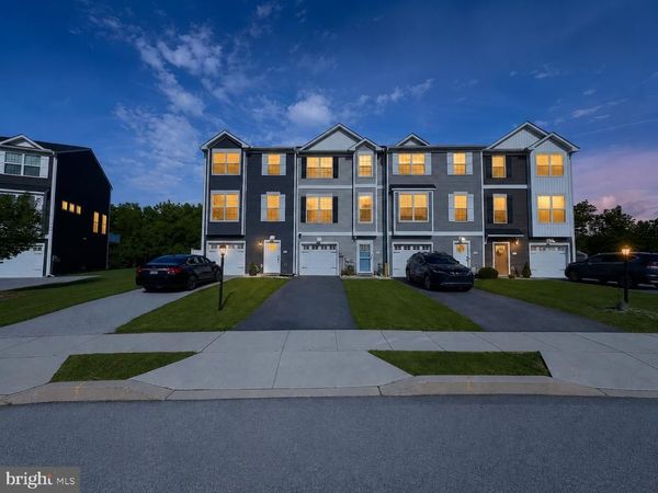 521 CHARLES AVENUE, HANOVER, PA 17331