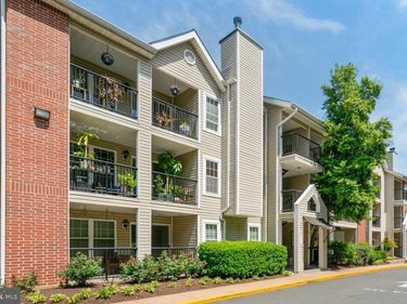 3308 WYNDHAM CIRCLE, Unit 321, ALEXANDRIA, VA 22302