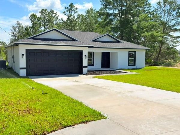 17 MALAUKA RUN DRIVE , OCKLAWAHA, FL 32179