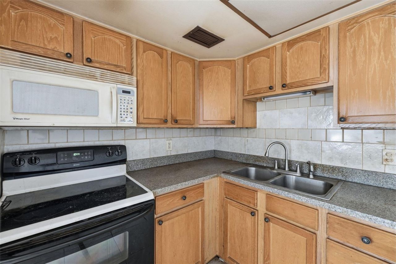 3100 Hartford Street N, Unit 129, Saint Petersburg, FL 33713 Photo