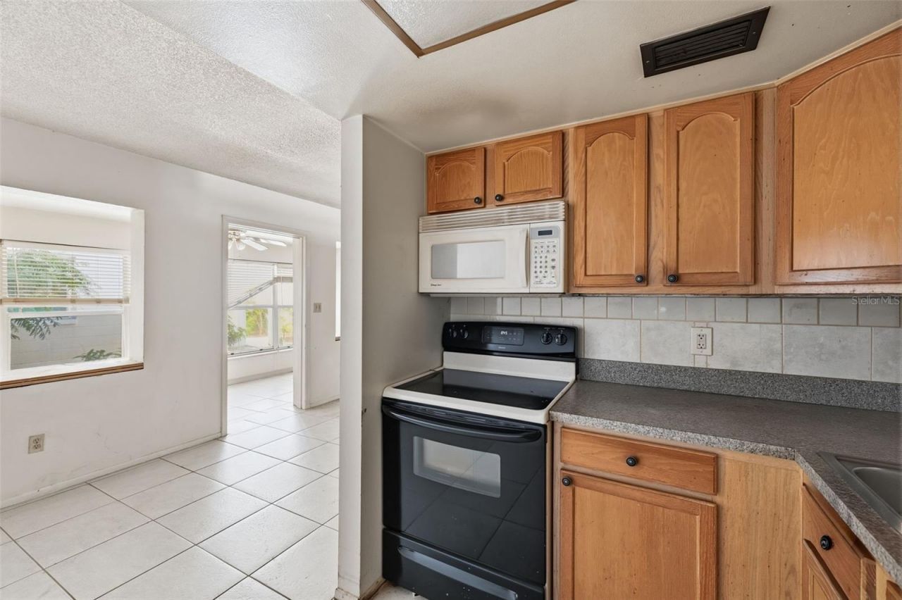 3100 Hartford Street N, Unit 129, Saint Petersburg, FL 33713 Photo