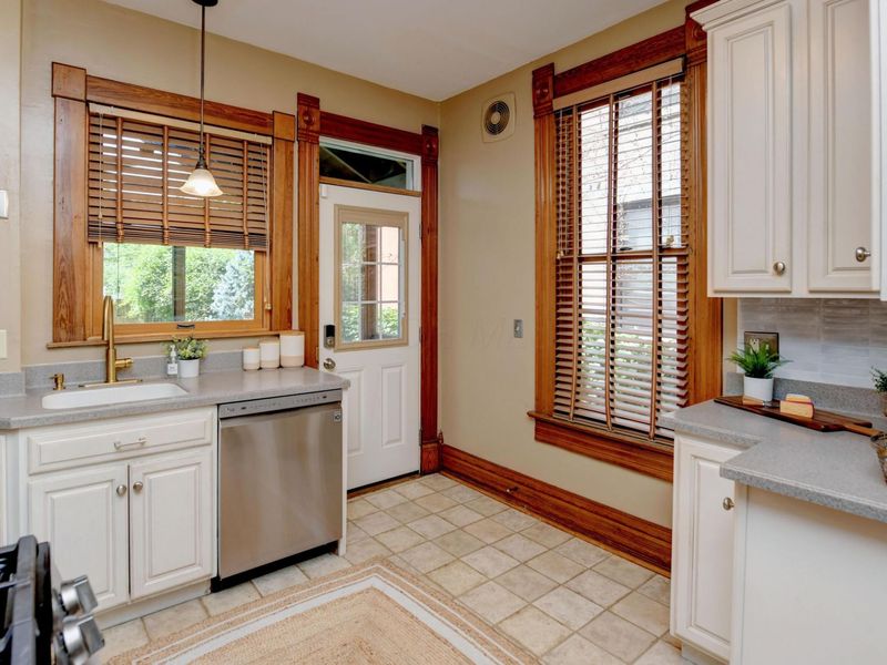 355 King Avenue, Columbus, OH 43201 Photo 16