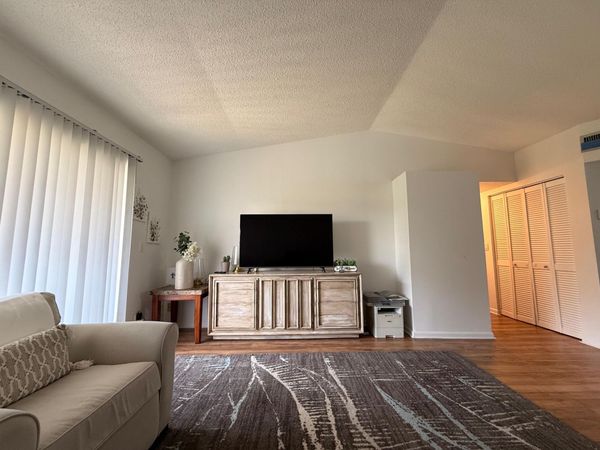 9923 Three Lakes Circle, Unit 13-h, Boca Raton, FL 33428
