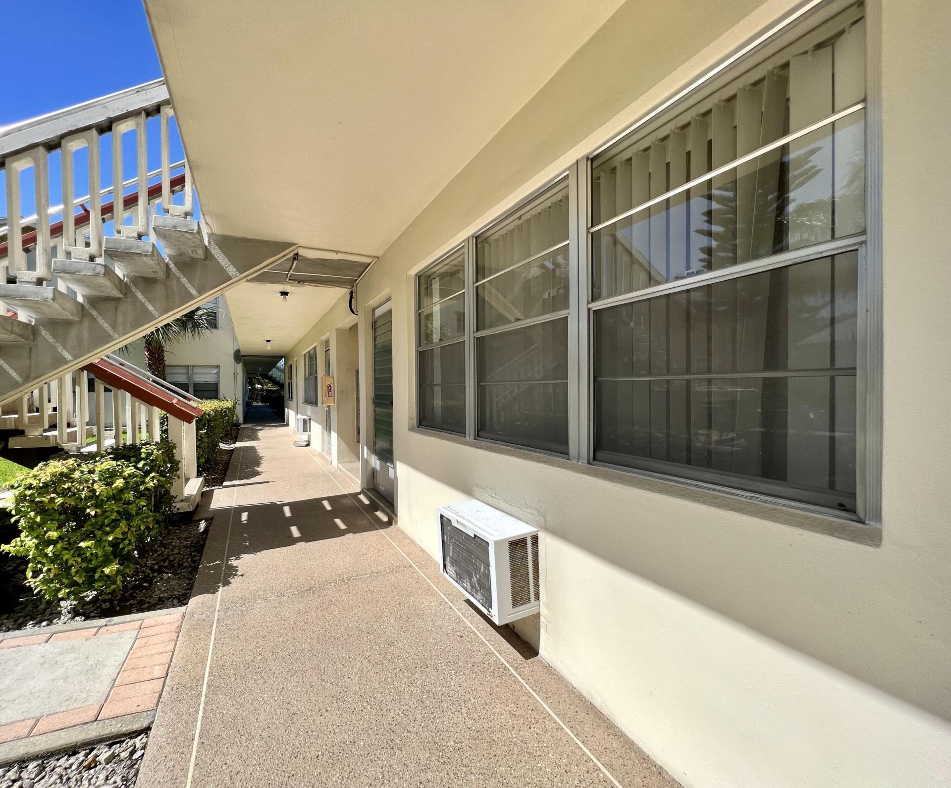 94 Windsor E, West Palm Beach, FL 33417 Photo