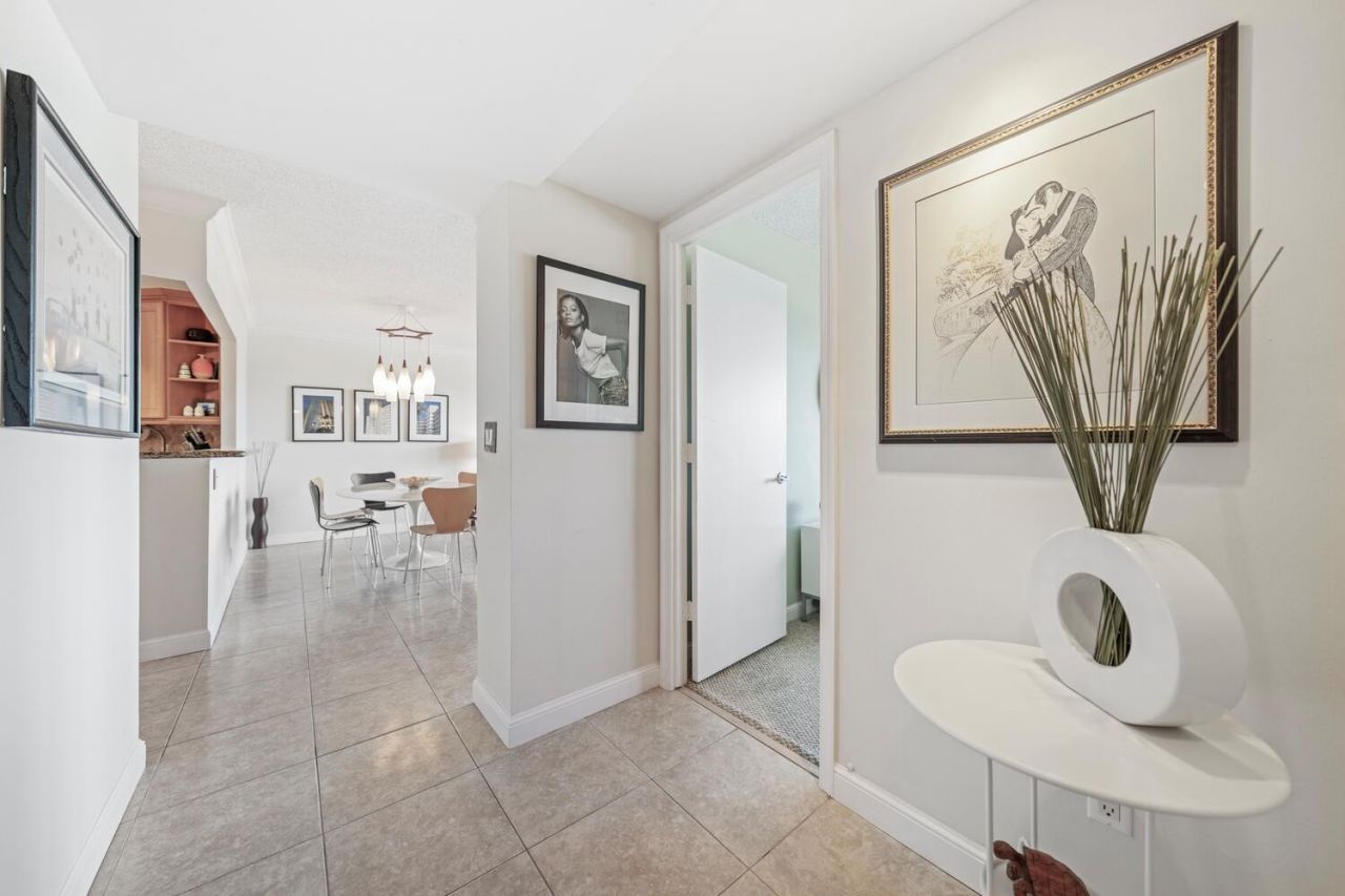 340 Sunset Drive, Unit 806, Fort Lauderdale, FL 33301 Photo