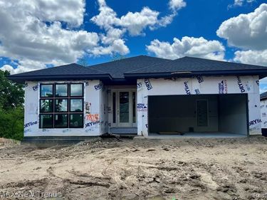 7825 Trailside Court, West Bloomfield Twp, MI 48323