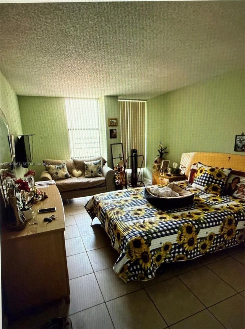 1825 W 44th Pl , Unit 707, Hialeah, FL 33012 Photo