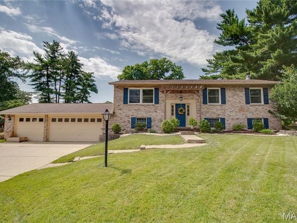 1905 Cheyenne Drive, Godfrey, IL 62035