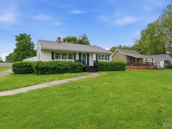 5912 N Belt W, Belleville, IL 62223