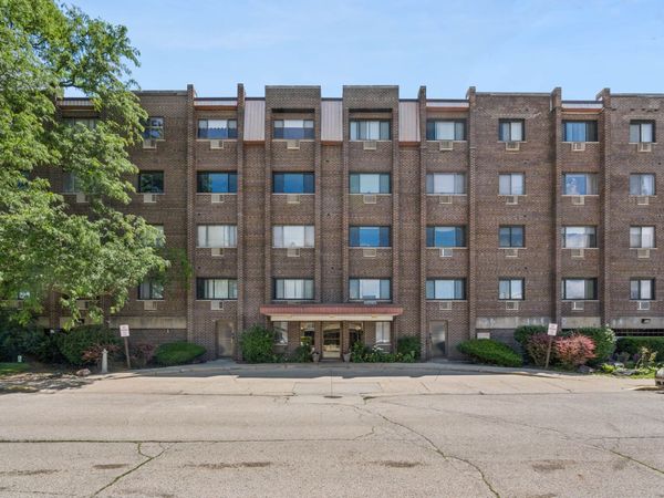 4623 N Chester Avenue , Unit 307, Chicago, IL 60656