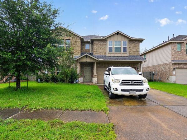 135 MEADOW VALLEY DR, Conroe, TX 77384
