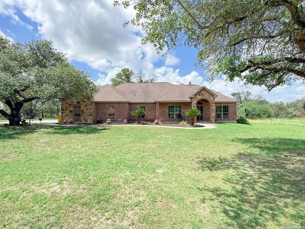 124 County Road 6879, Natalia, TX 78059