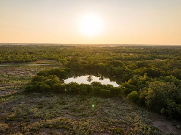 9611 WILKE RD, Kingsbury, TX 78638