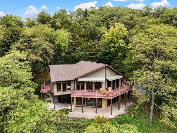 6460 Cooke Road, Mazomanie, WI 53560