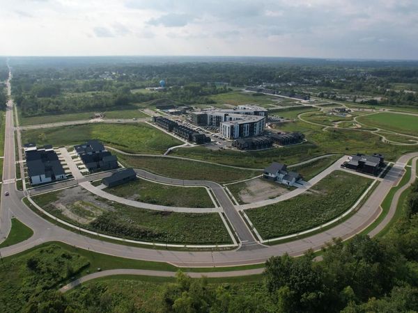 9401 S LAKE VISTA PARKWAY, Unit 3005, Oak Creek, WI 53154