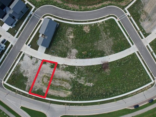 9479 E LAKE VISTA PARKWAY, Unit 4007, Oak Creek, WI 53154