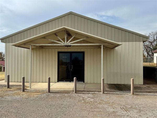 601 E 1st Street, Cement, OK 73017