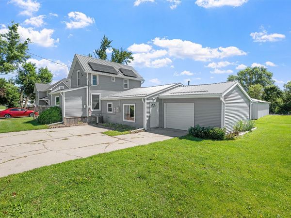 240 Park Street, Grinnell, IA 50112