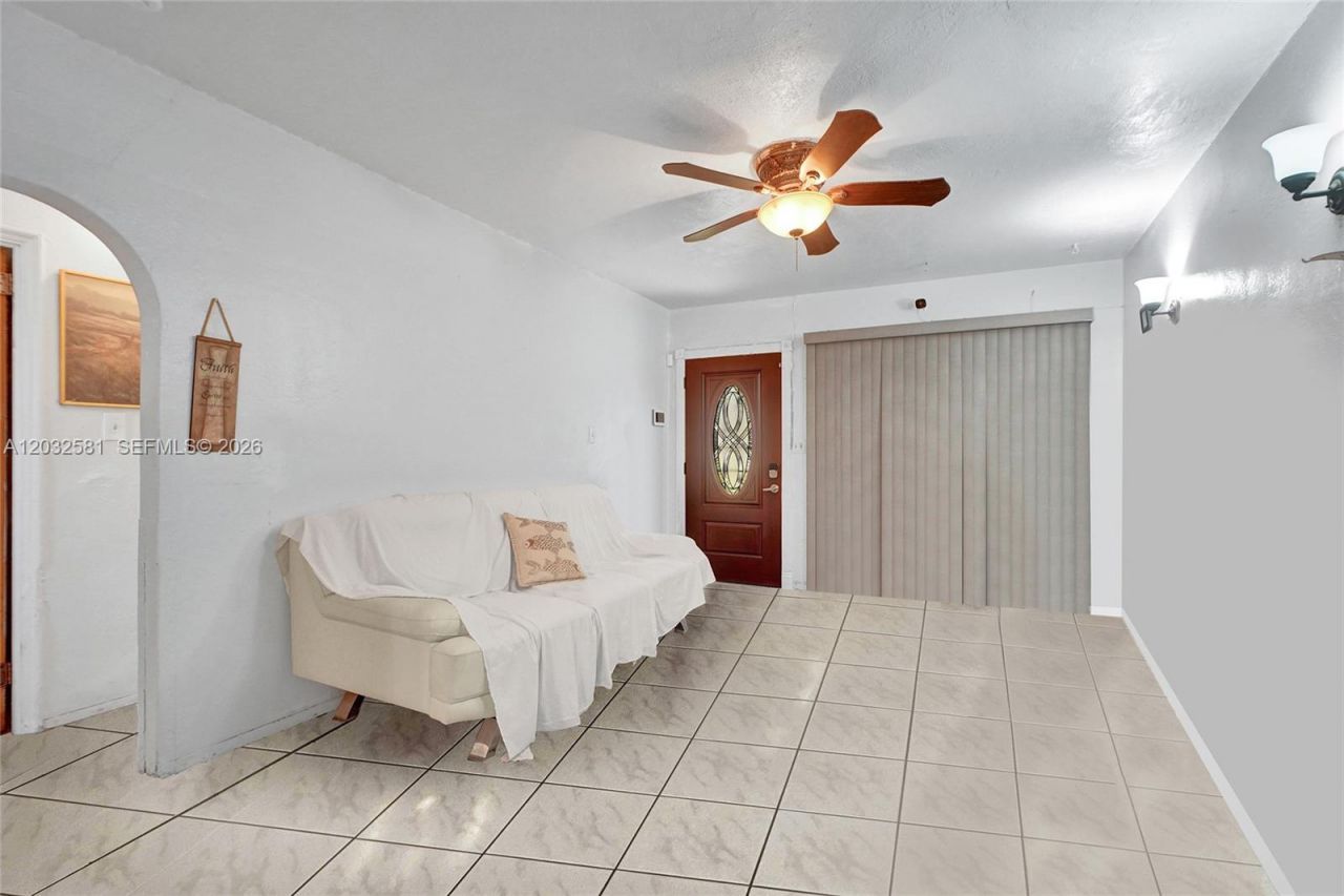 555 NW 46th St , Miami, FL 33127 Photo