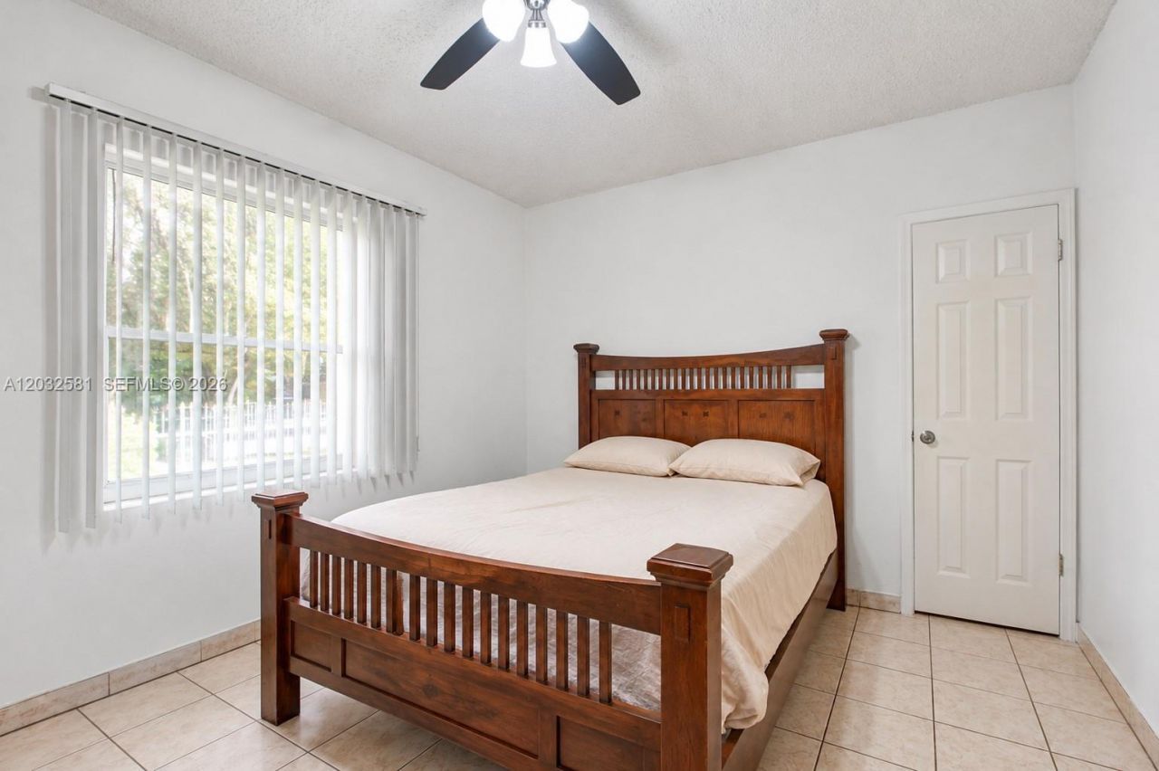 555 NW 46th St , Miami, FL 33127 Photo