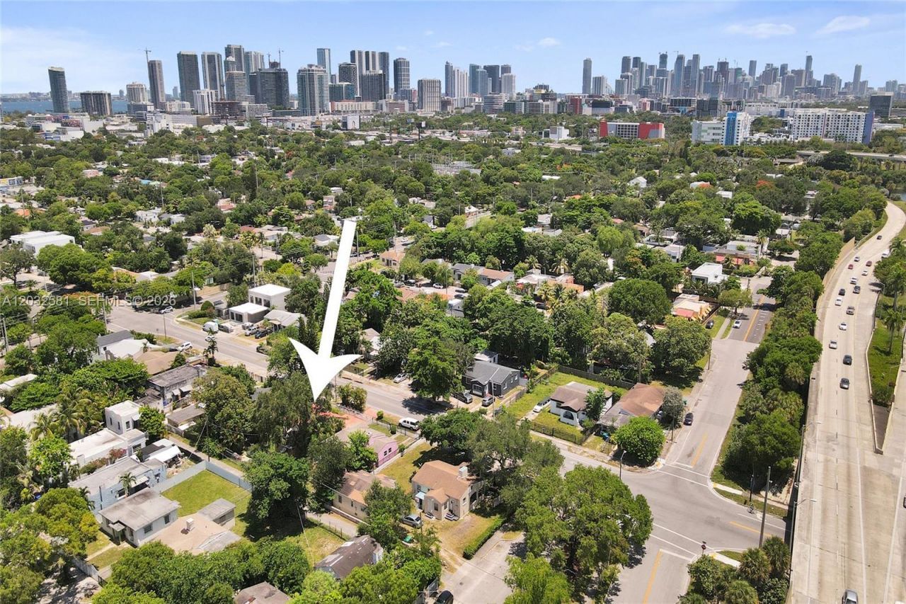 555 NW 46th St , Miami, FL 33127 Photo