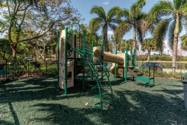 261 Lake Monterey Circle, Boynton Beach, FL 33426 Photo
