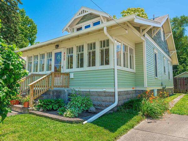 409 WOODLAWN Road, Lincoln, IL 62656