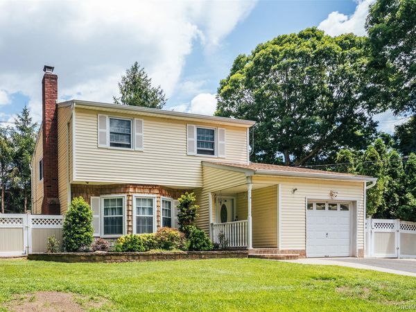 41 Brook Run Drive, Medford, NY 11763
