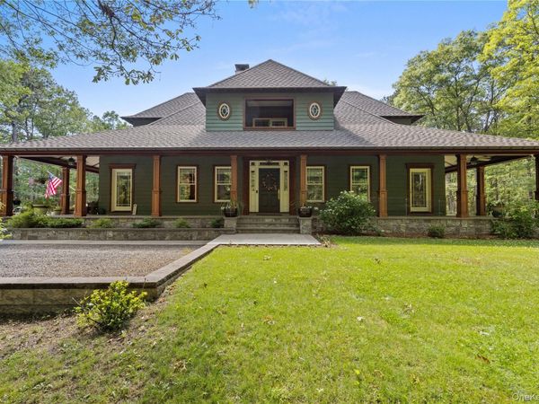 490 Wading River Road , Manorville, NY 11949