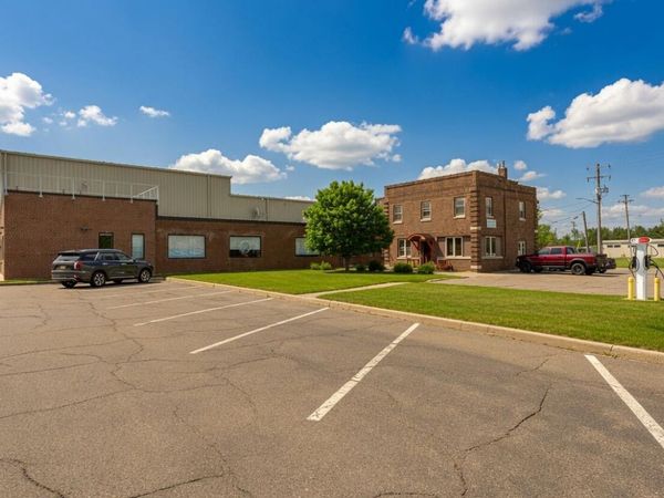 3606 Wildwood Avenue, Jackson, MI 49202