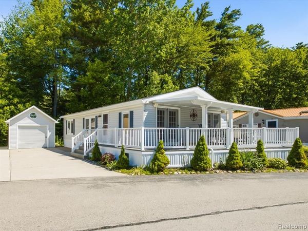 2545 Lakeshore Road, Applegate Vlg, MI 48401