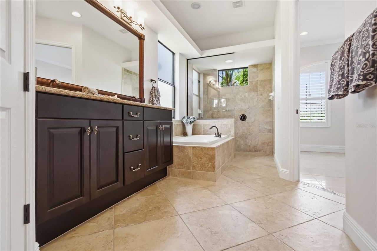 8057 Rio Bella Place, University Park, FL 34201 Photo