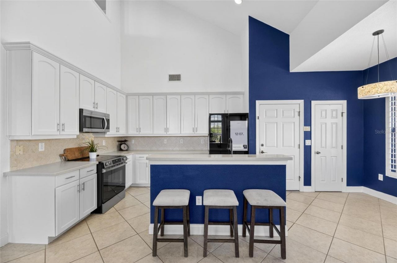 5536 Luminar Pointe Lane, Apollo Beach, FL 33572 Photo